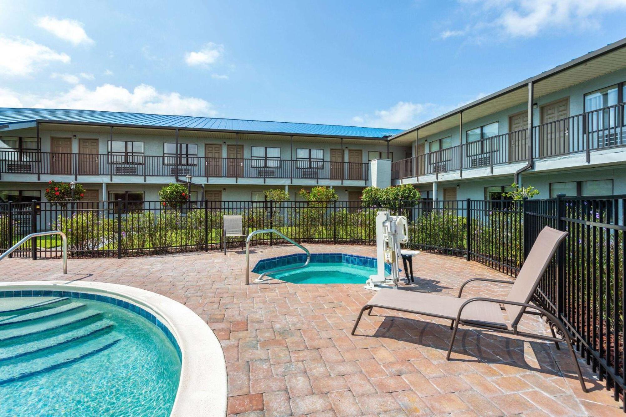 Baymont By Wyndham Punta Gorda/Port Charlotte Otel Dış mekan fotoğraf