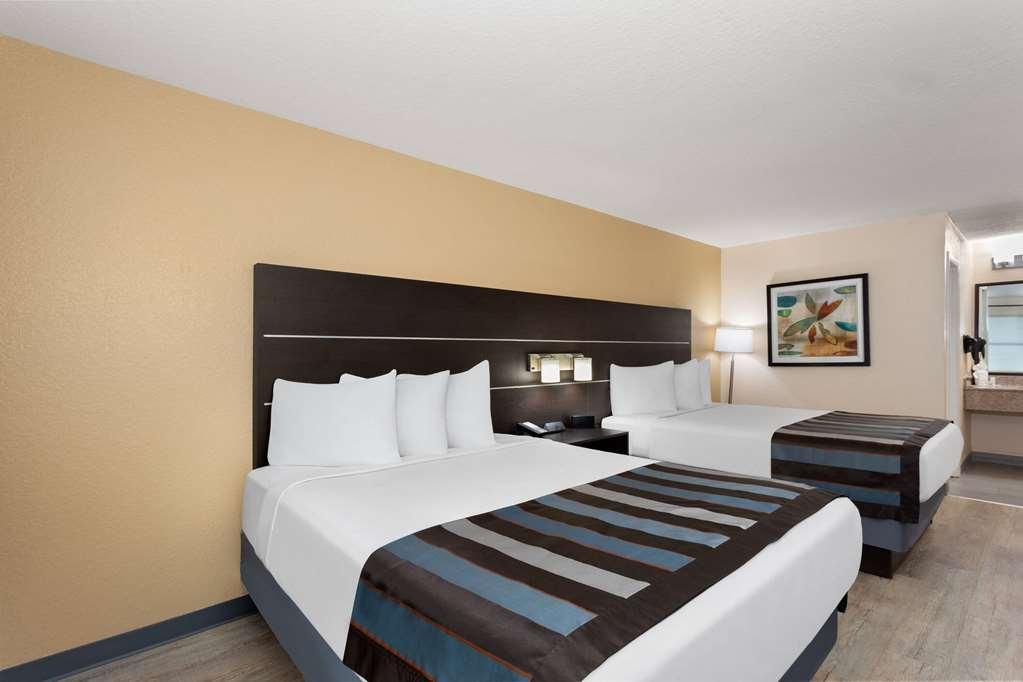 Baymont By Wyndham Punta Gorda/Port Charlotte Otel Oda fotoğraf