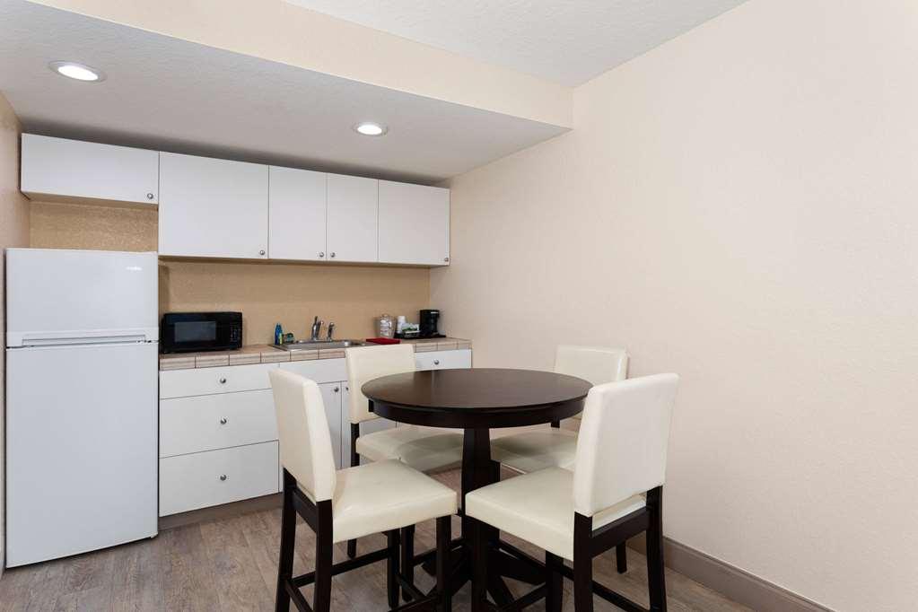 Baymont By Wyndham Punta Gorda/Port Charlotte Otel Oda fotoğraf
