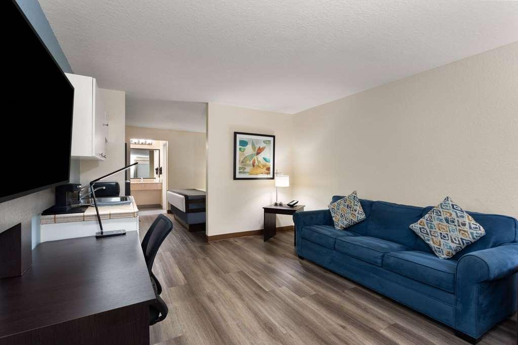 Baymont By Wyndham Punta Gorda/Port Charlotte Otel Oda fotoğraf