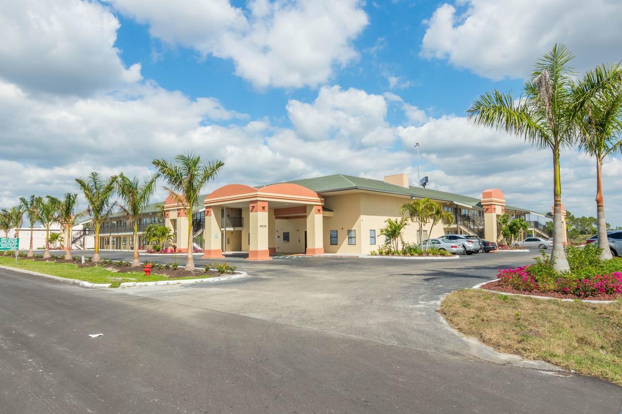 Baymont By Wyndham Punta Gorda/Port Charlotte Otel Dış mekan fotoğraf